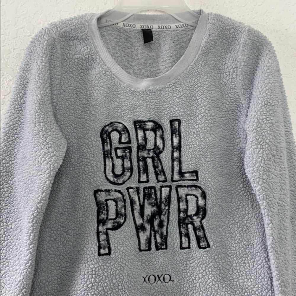 ✅Women XOXO Girl Power Sweater Size M - Picture 2 of 3